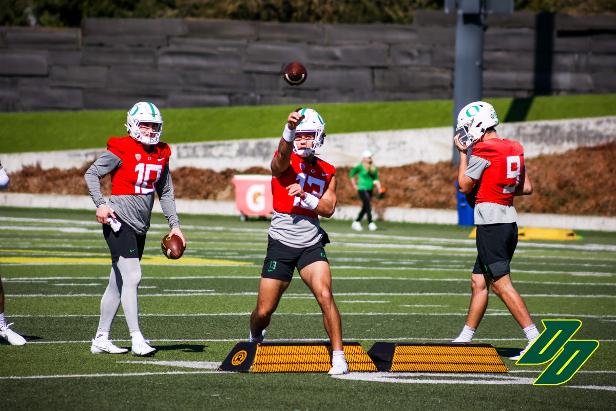 ty-thompson-throwing-with-bo-nix-jay-butterfield-spring